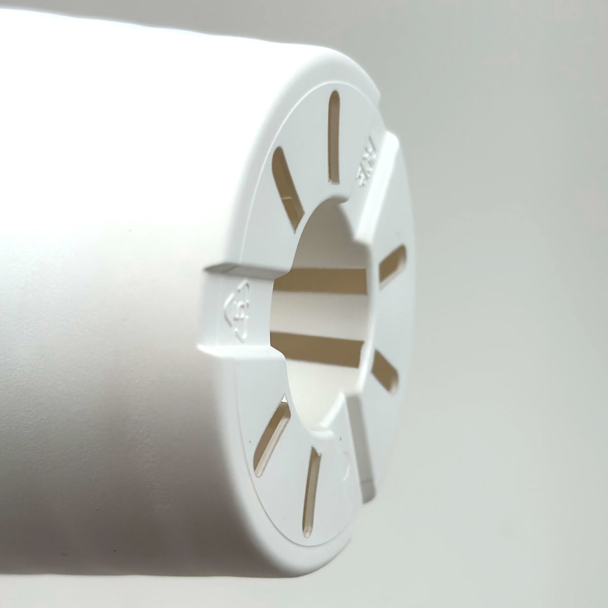 セラアート 長鉢 3.5号 ホワイト プラ鉢